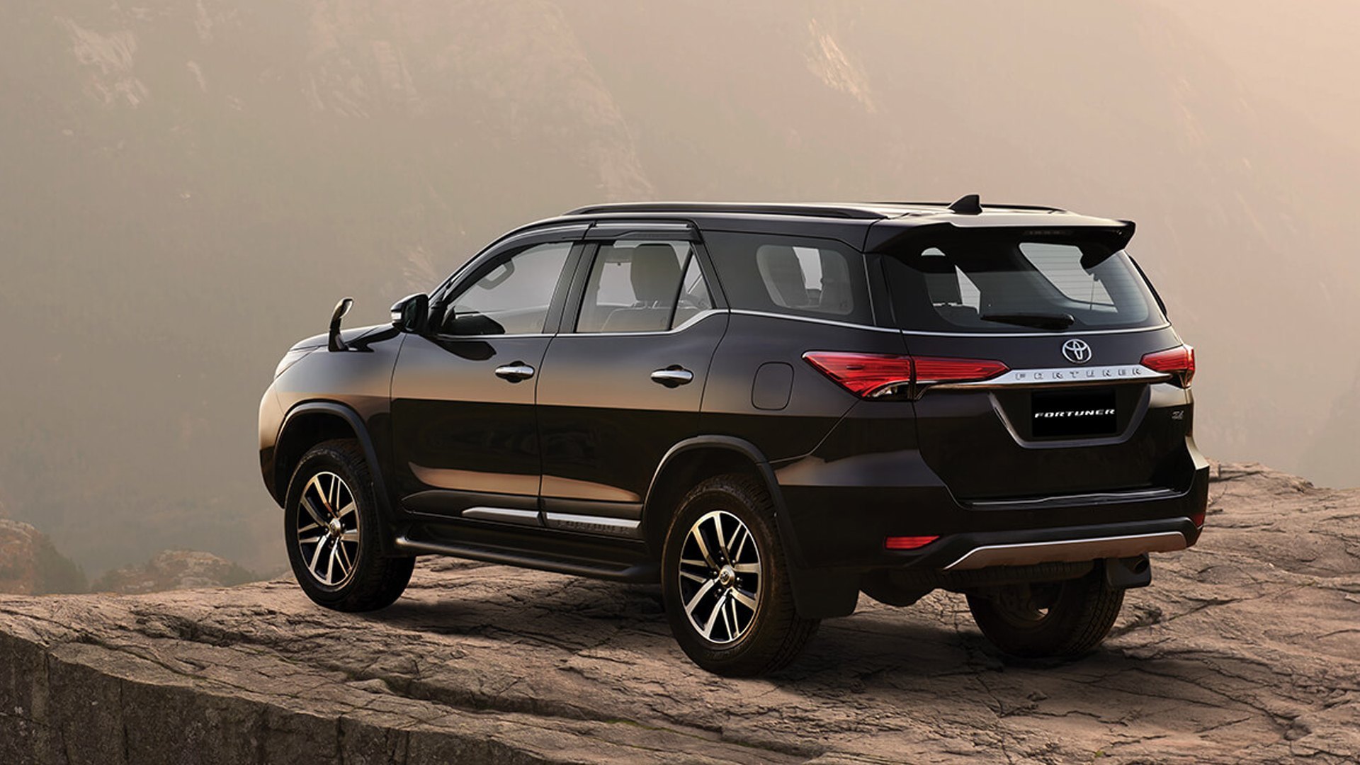 Fortuner Legender Car Dealers In Mohali